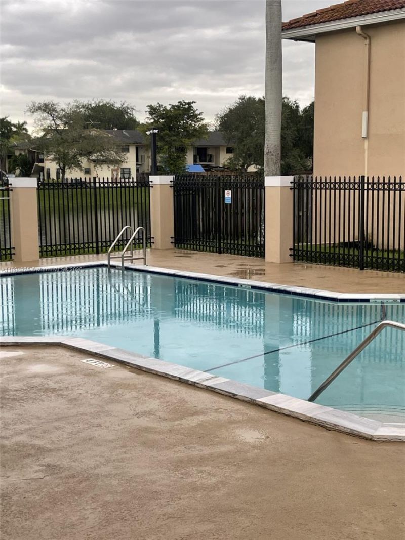 6445 SW 130th Pl, Unit 605, Miami, FL 33183 Photo