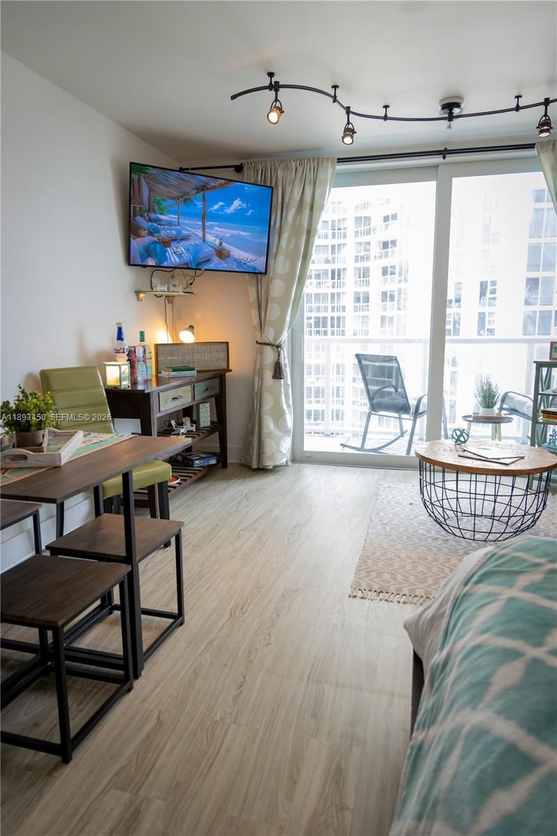 19201 Collins Ave, Unit 720, Sunny Isles Beach, FL 33160 Photo