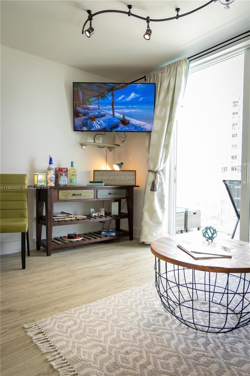 19201 Collins Ave, Unit 720, Sunny Isles Beach, FL 33160 Photo