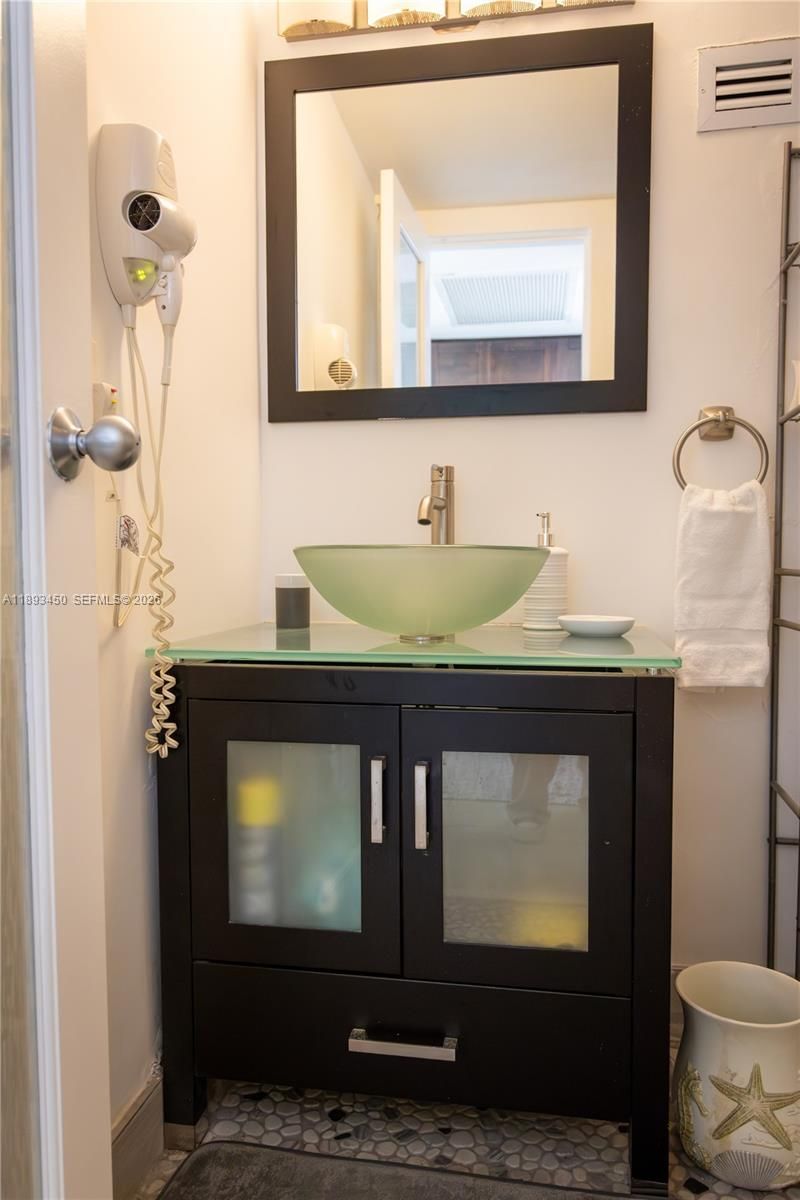 19201 Collins Ave, Unit 720, Sunny Isles Beach, FL 33160 Photo