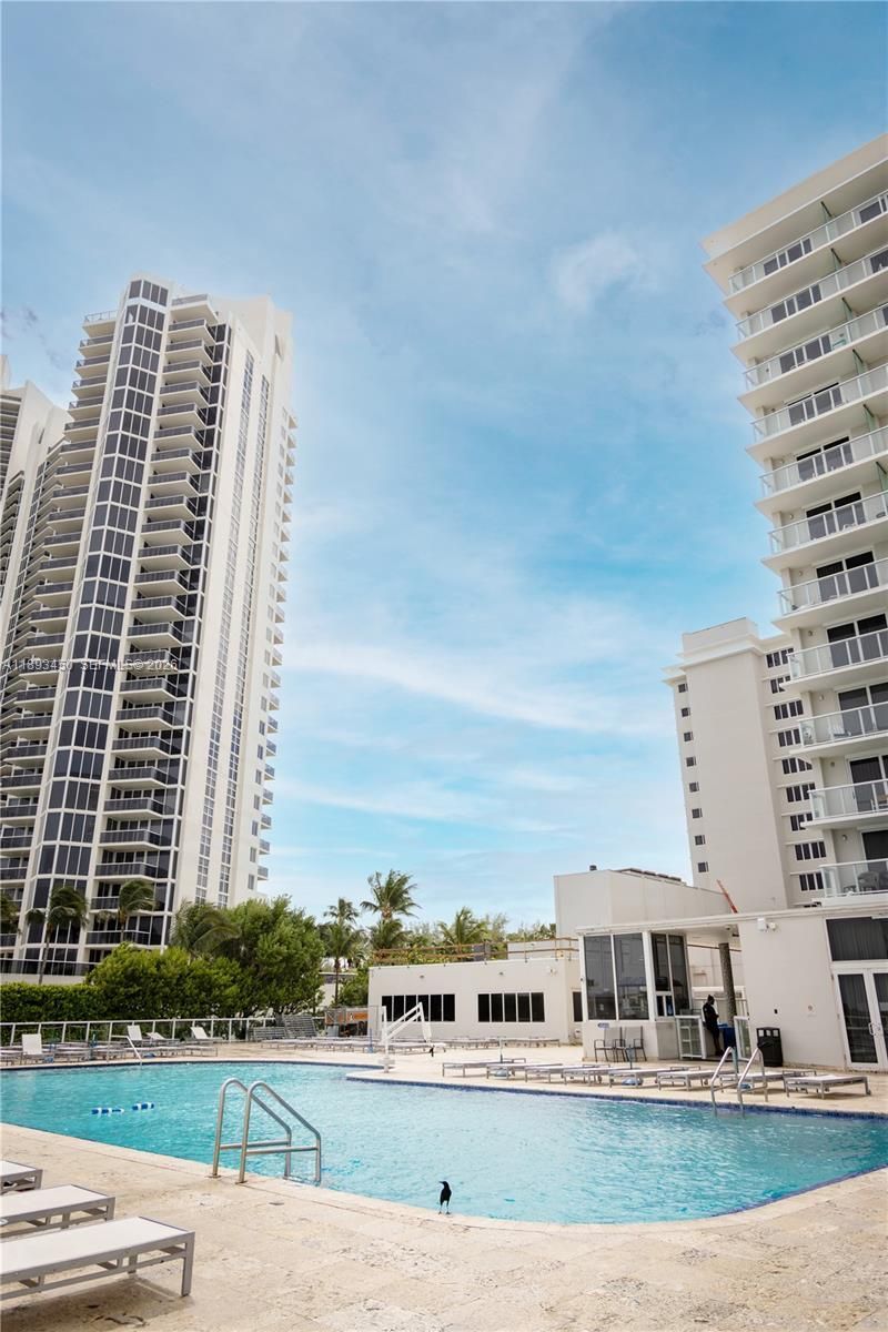 19201 Collins Ave, Unit 720, Sunny Isles Beach, FL 33160 Photo