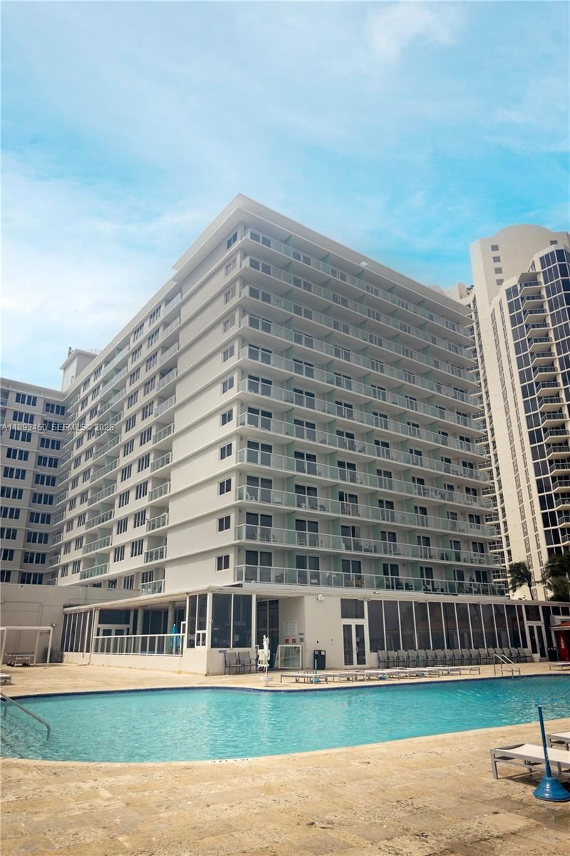 19201 Collins Ave, Unit 720, Sunny Isles Beach, FL 33160 Photo
