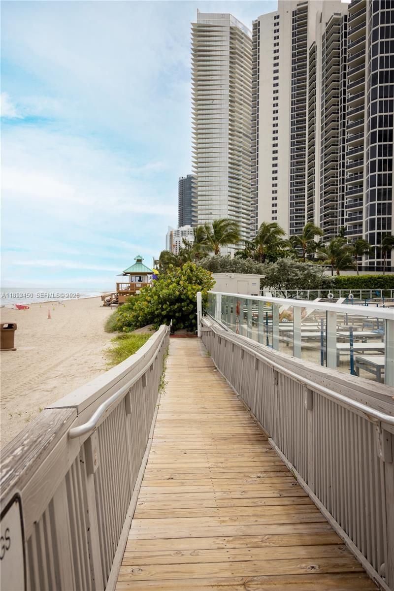 19201 Collins Ave, Unit 720, Sunny Isles Beach, FL 33160 Photo