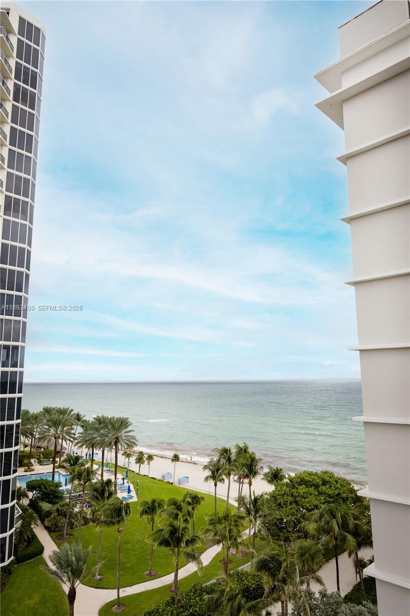 19201 Collins Ave, Unit 720, Sunny Isles Beach, FL 33160 Photo