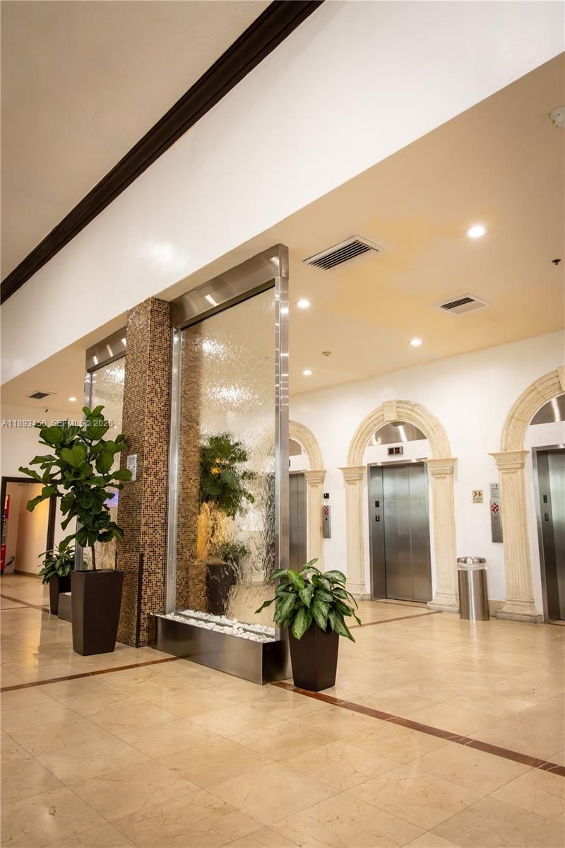 19201 Collins Ave, Unit 720, Sunny Isles Beach, FL 33160 Photo