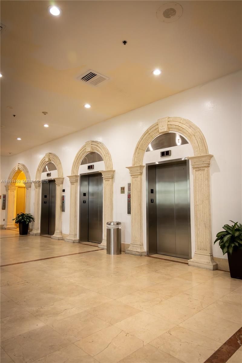19201 Collins Ave, Unit 720, Sunny Isles Beach, FL 33160 Photo