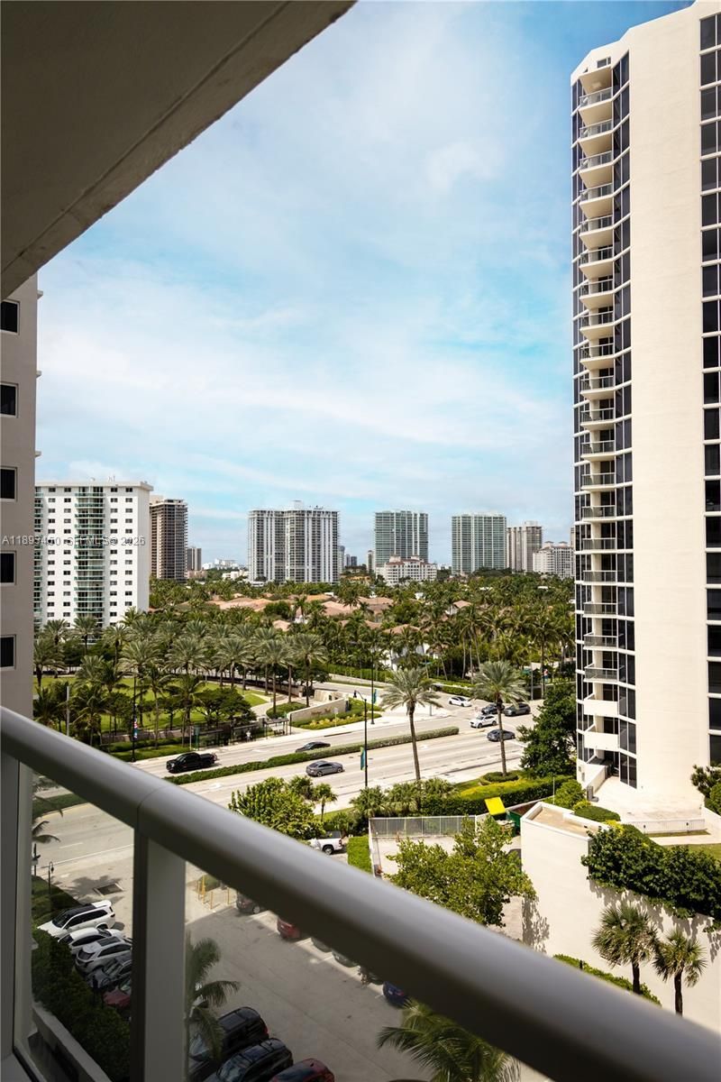 19201 Collins Ave, Unit 720, Sunny Isles Beach, FL 33160 Photo