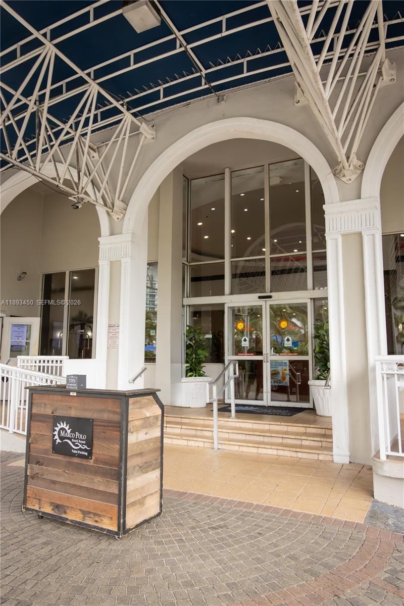 19201 Collins Ave, Unit 720, Sunny Isles Beach, FL 33160 Photo