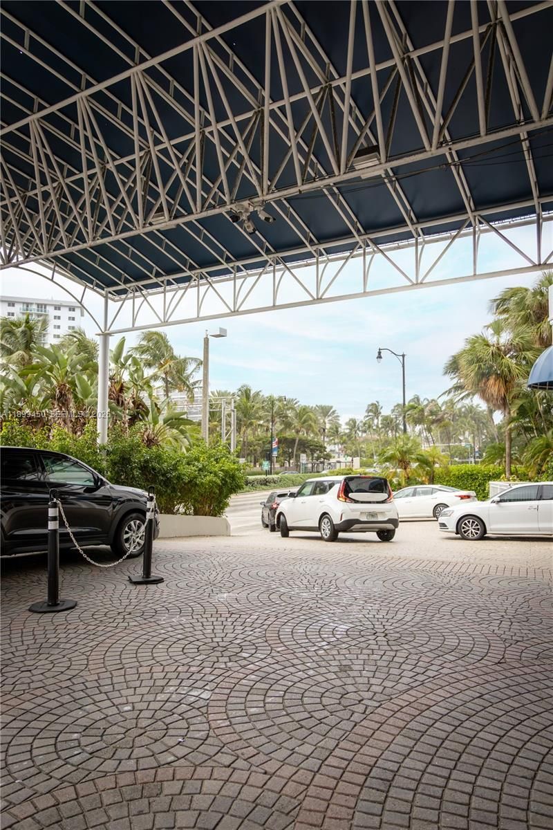 19201 Collins Ave, Unit 720, Sunny Isles Beach, FL 33160 Photo