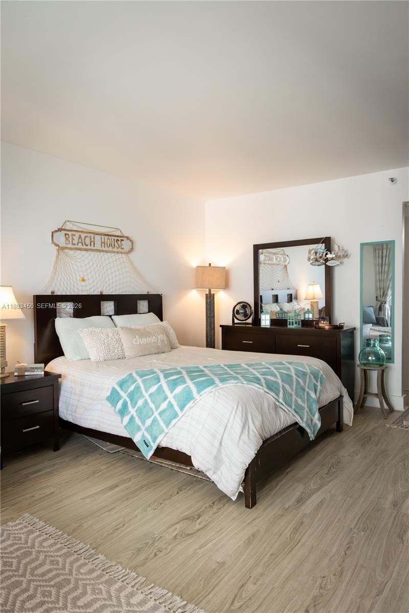 19201 Collins Ave, Unit 720, Sunny Isles Beach, FL 33160 Photo