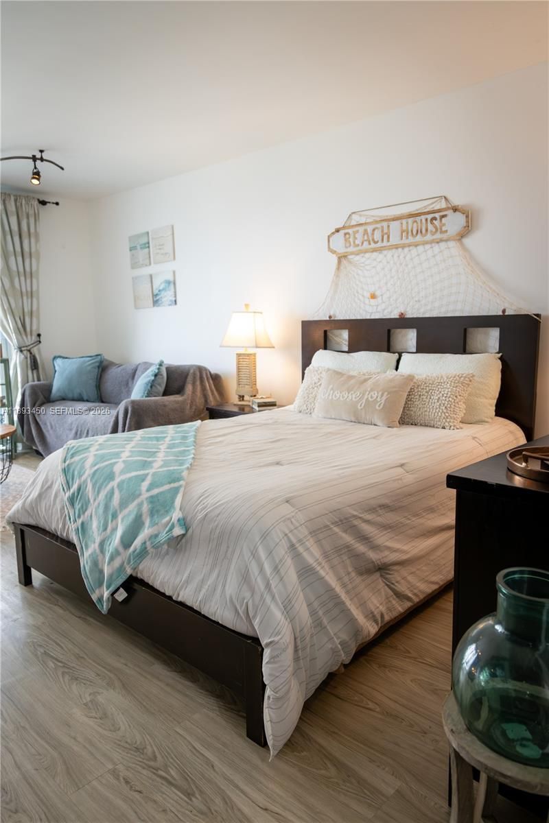 19201 Collins Ave, Unit 720, Sunny Isles Beach, FL 33160 Photo