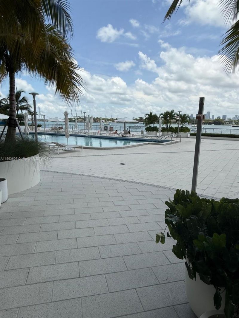 1000 West Ave, Unit 306, Miami Beach, FL 33139 Photo