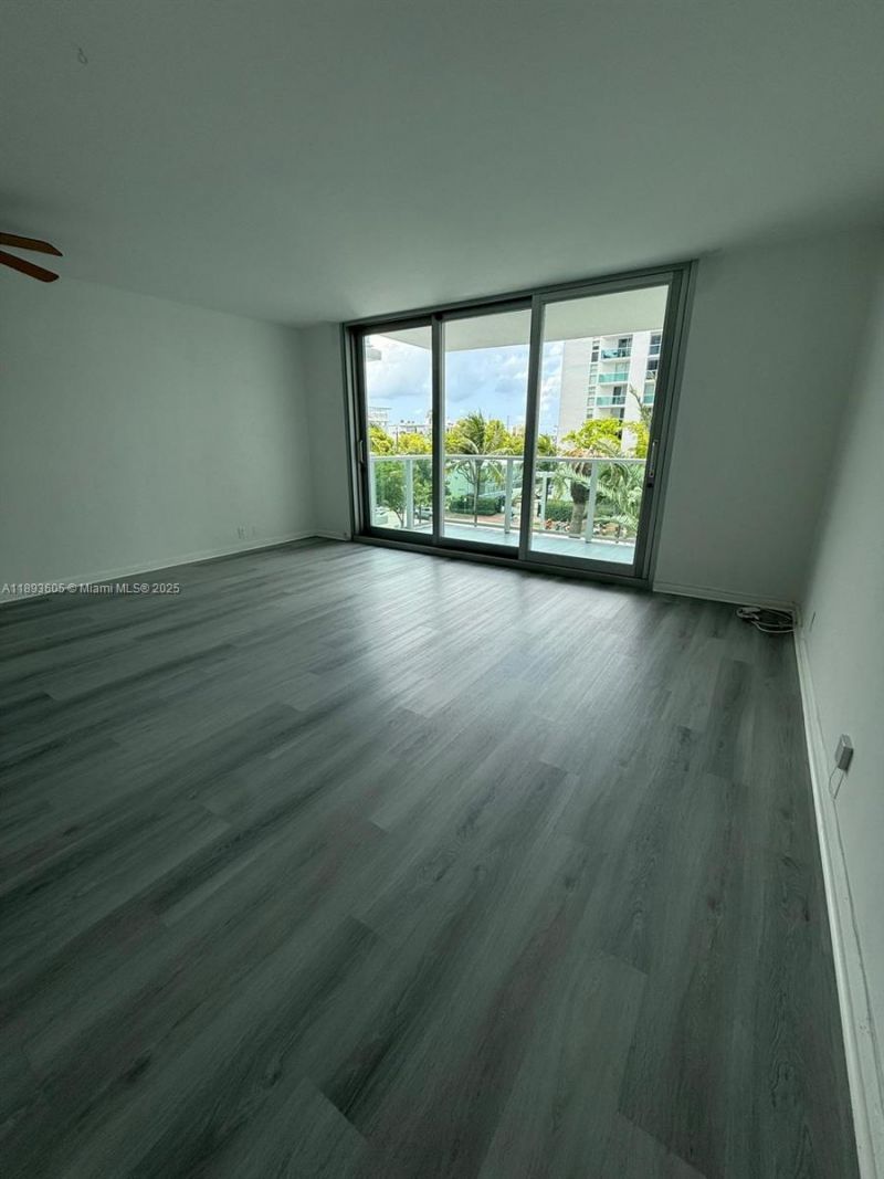 1000 West Ave, Unit 306, Miami Beach, FL 33139 Photo
