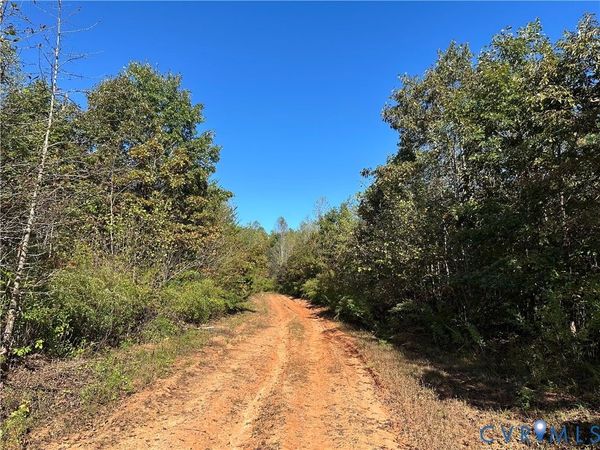 438 Mountain Top Road, New Canton, VA 23123