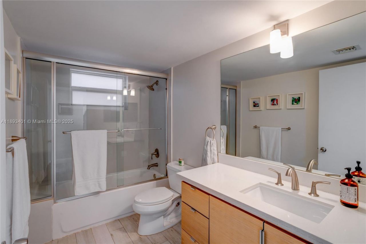 55 Ocean Lane Dr, Unit 2033, Key Biscayne, FL 33149 Photo