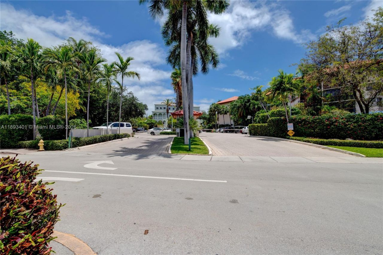 55 Ocean Lane Dr, Unit 2033, Key Biscayne, FL 33149 Photo