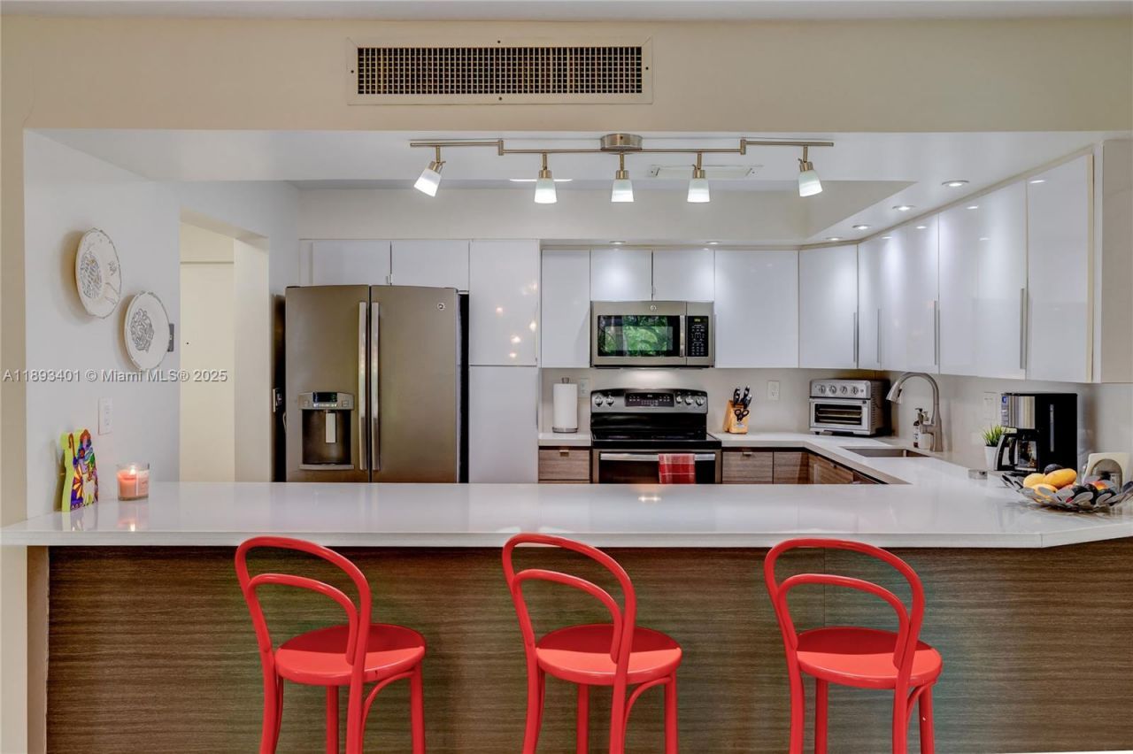 55 Ocean Lane Dr, Unit 2033, Key Biscayne, FL 33149 Photo