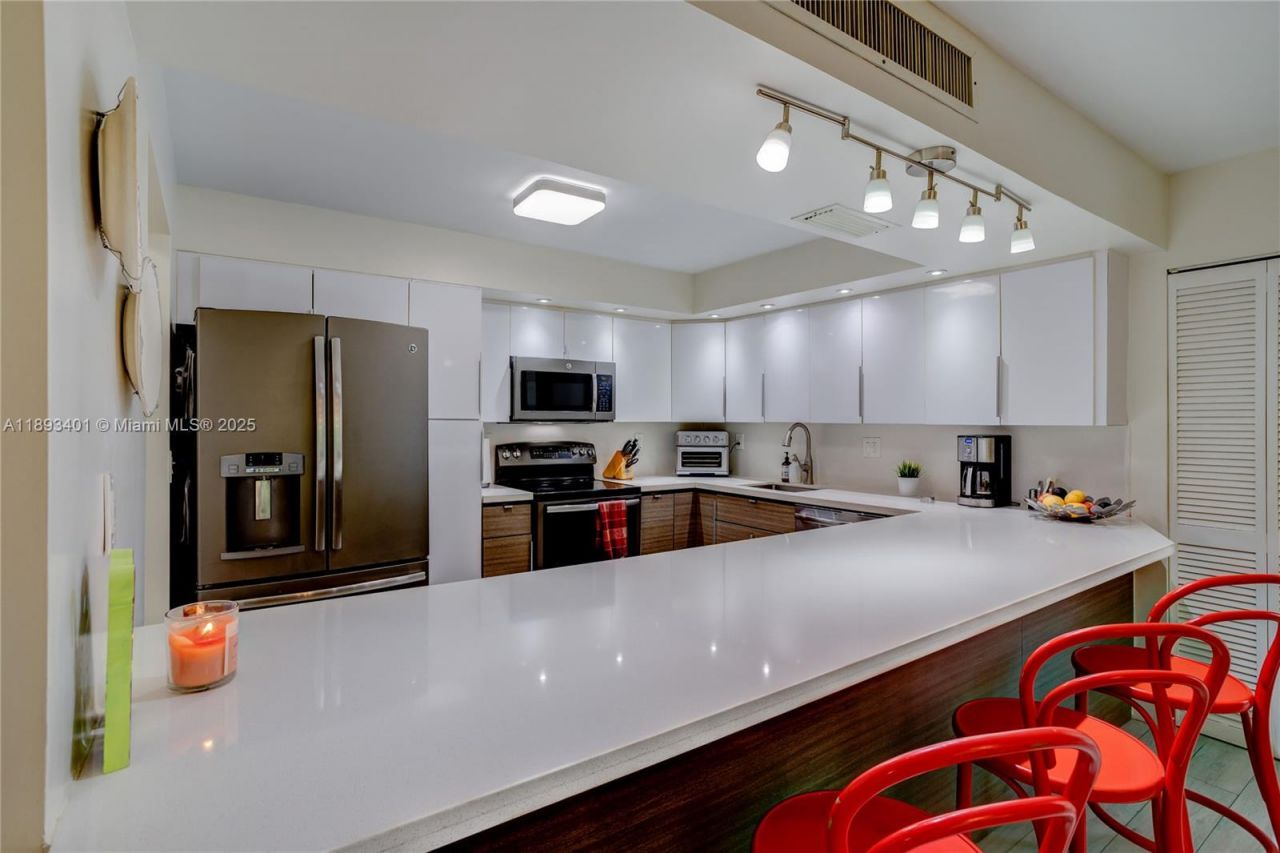 55 Ocean Lane Dr, Unit 2033, Key Biscayne, FL 33149 Photo