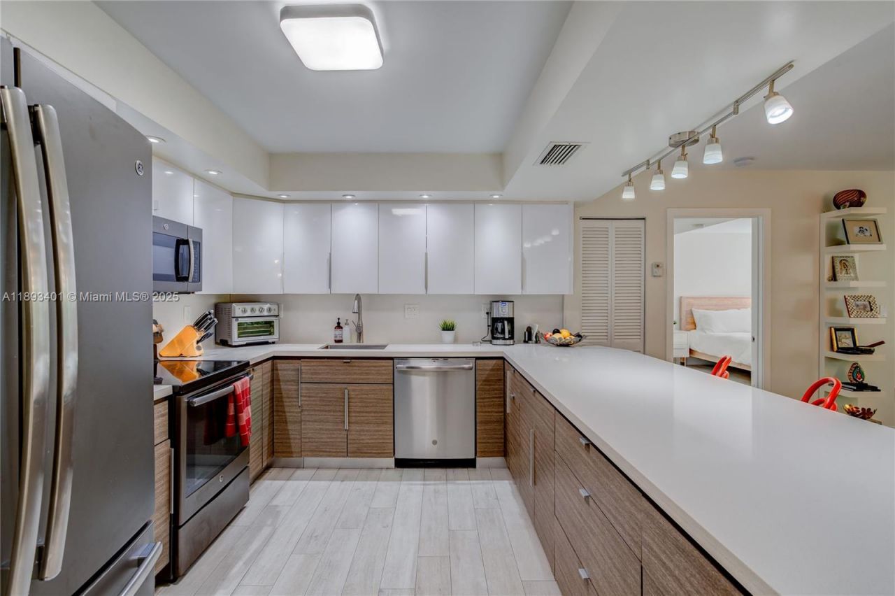 55 Ocean Lane Dr, Unit 2033, Key Biscayne, FL 33149 Photo