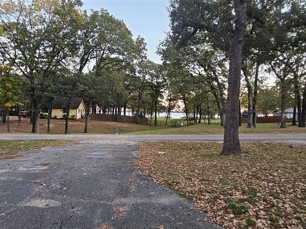 204 Lakeside Drive, West Tawakoni, TX 75474