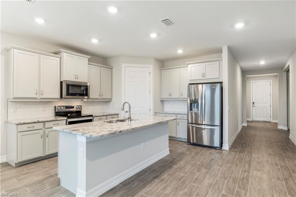 548 Spring Hill Lake Loop, Cape Coral, FL 33993 Photo