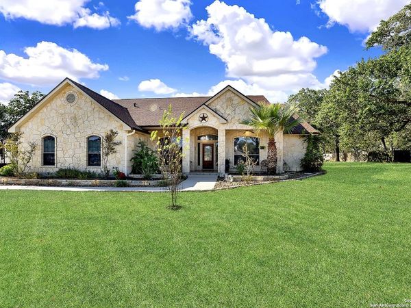 383 Rosewood, La Vernia, TX 78121