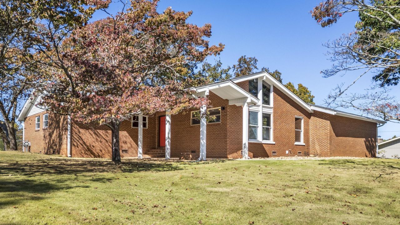 5821 Quail Hollow Circle, Chattanooga, TN 37416 Main Photo