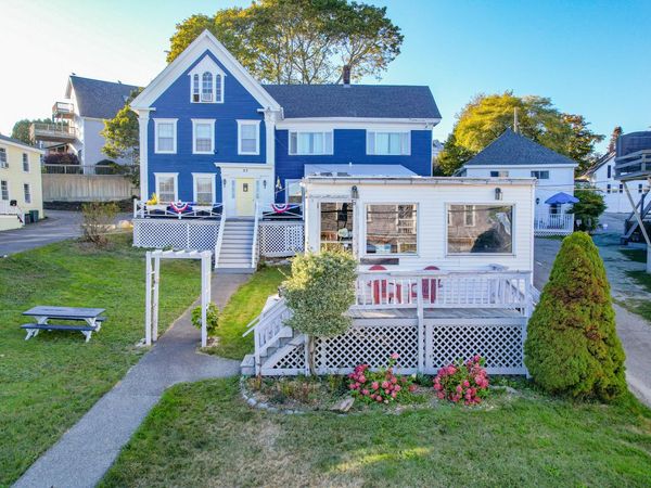 53 Commercial Street, Boothbay Harbor, ME 04538