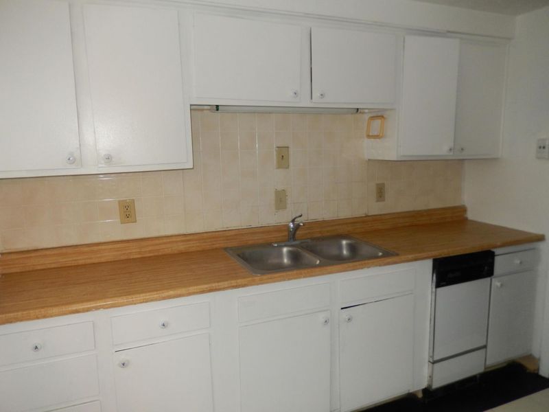 5480 Rockwood Court, Unit R1, Columbus, OH 43229 Photo 10