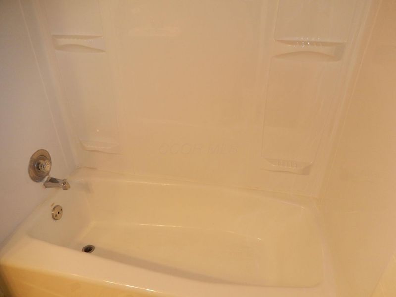 5480 Rockwood Court, Unit R1, Columbus, OH 43229 Photo 18