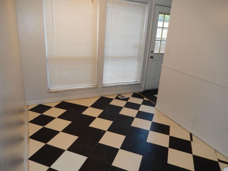 5480 Rockwood Court, Unit R1, Columbus, OH 43229 Photo 8