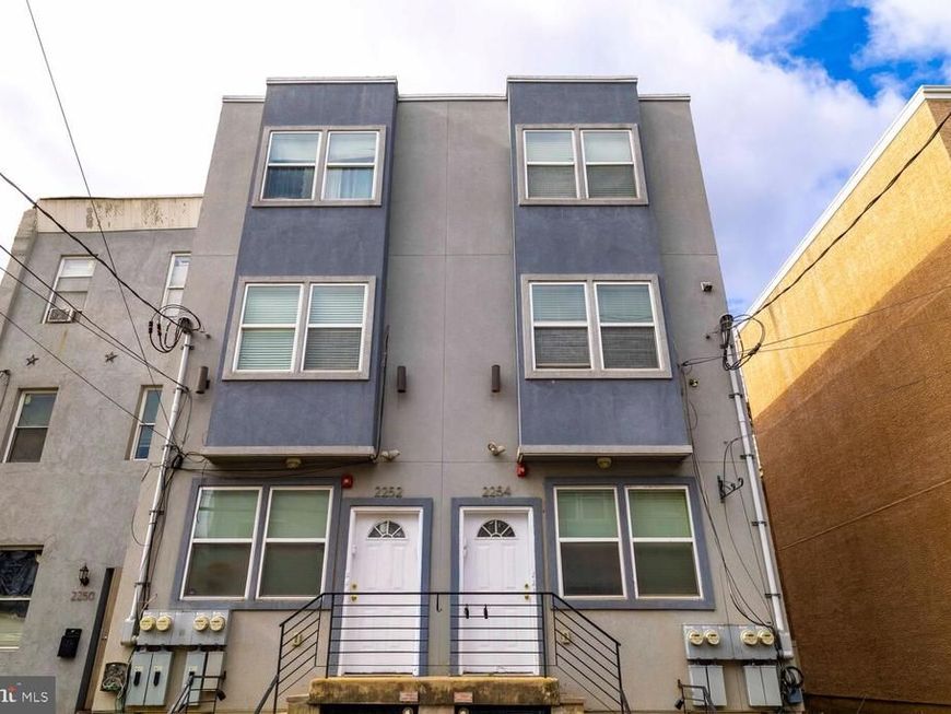 2252 N 12th Street, Philadelphia, PA 19133 Main Photo