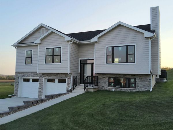511 E Wood Street, Avoca, IA 51521