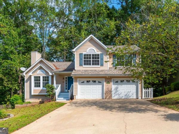 706 Rose Creek Bluff, Woodstock, GA 30189