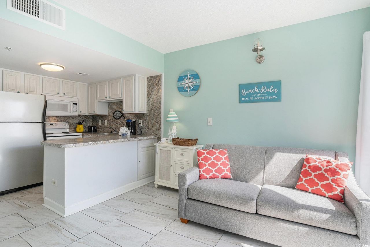 1605 S Ocean Blvd. Photo 4