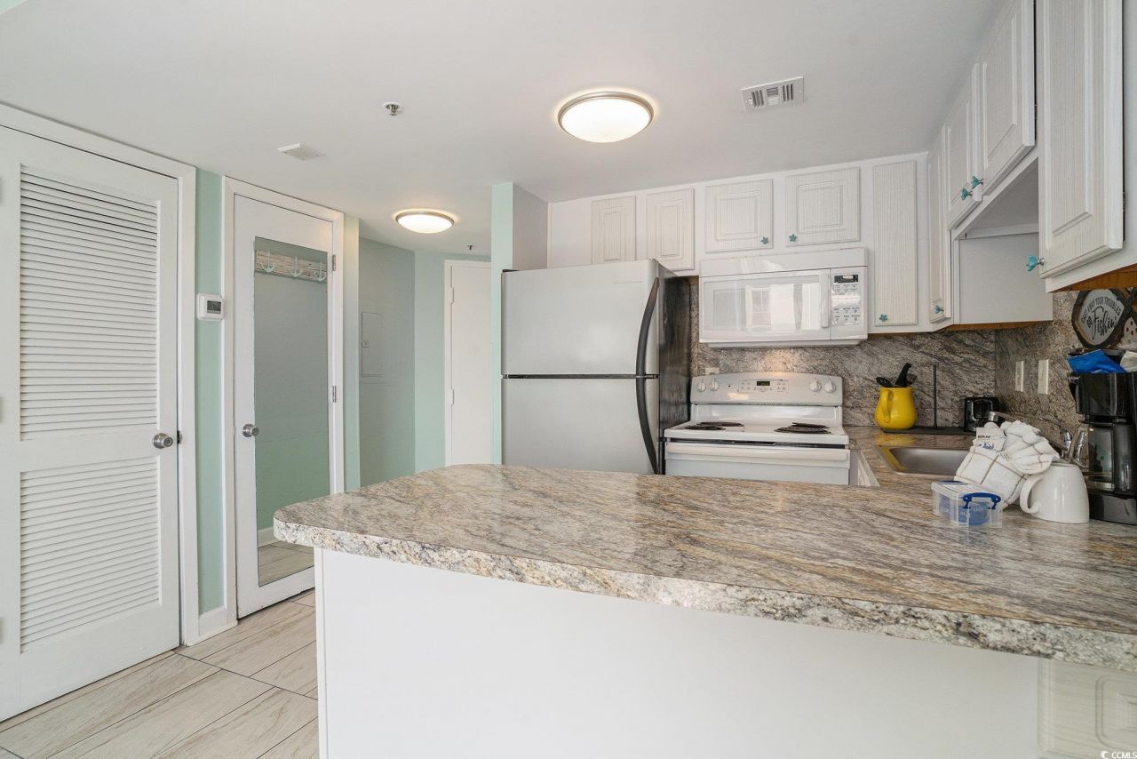 1605 S Ocean Blvd. Photo 7