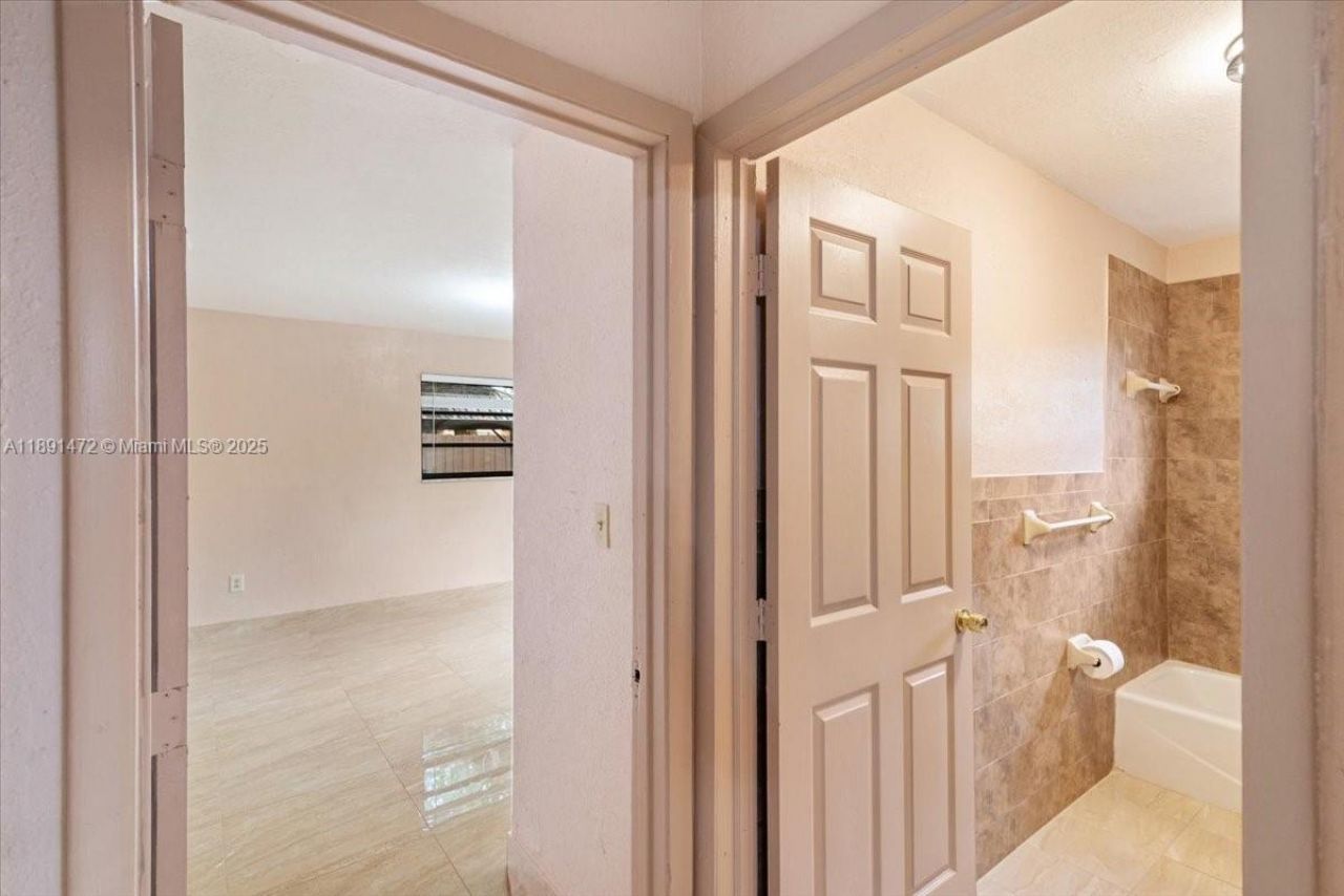 17001 NW 28th Ave, Miami Gardens, FL 33056 Photo