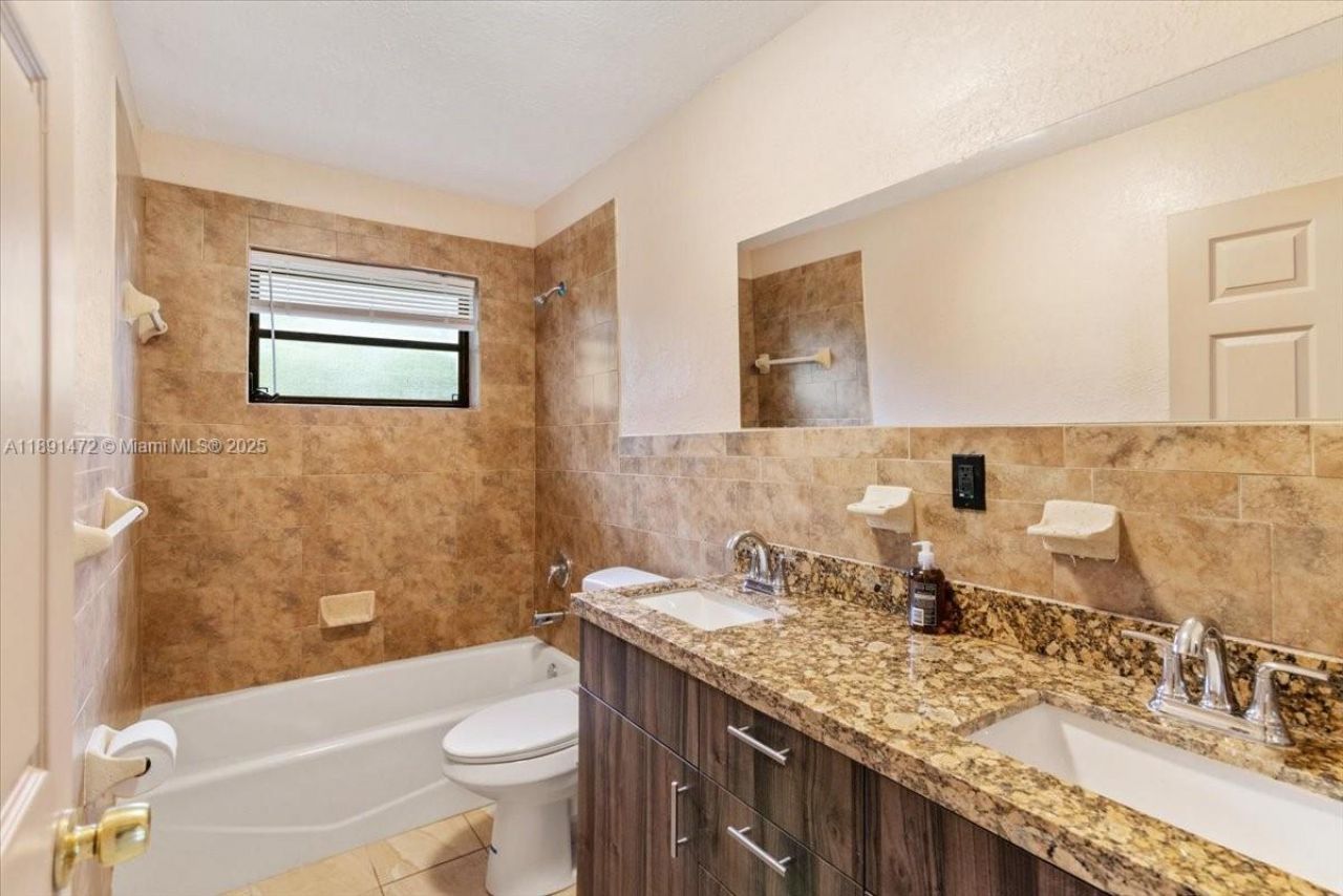 17001 NW 28th Ave, Miami Gardens, FL 33056 Photo