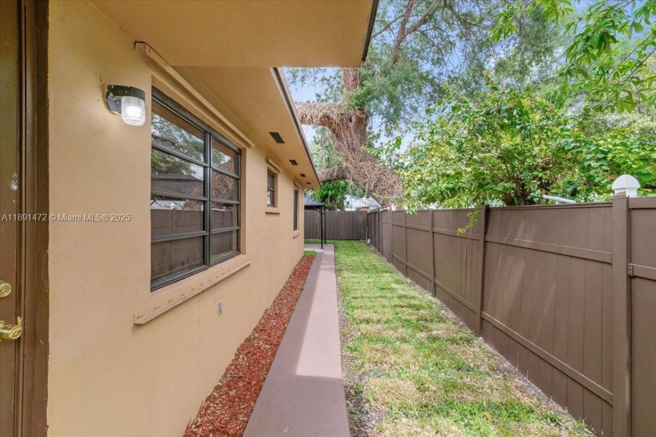 17001 NW 28th Ave, Miami Gardens, FL 33056 Photo