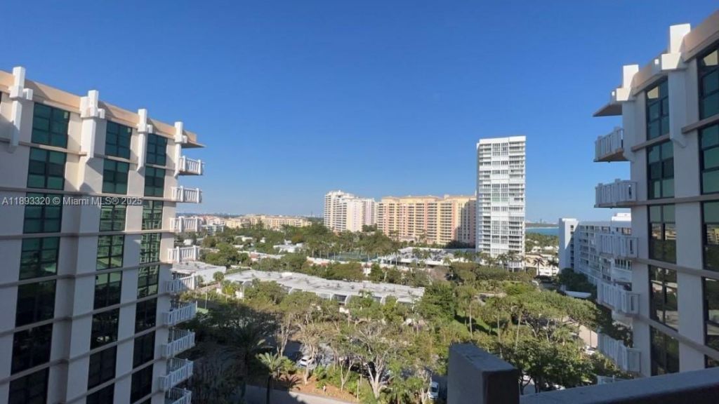 1121 Crandon Blvd, Unit F1004, Key Biscayne, FL 33149 Photo