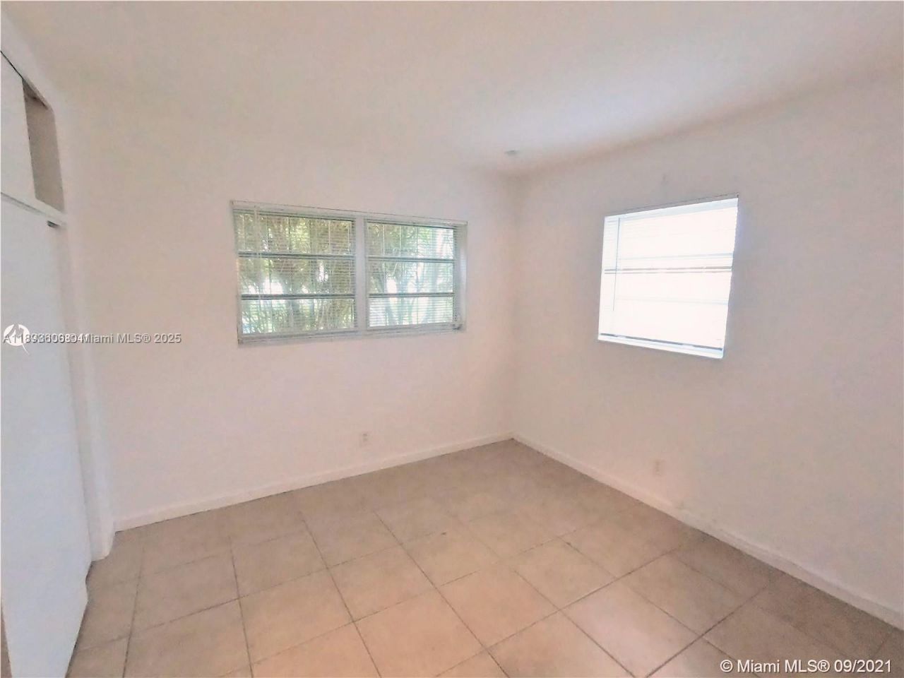 412 SW 10 St, Hallandale Beach, FL 33009 Photo