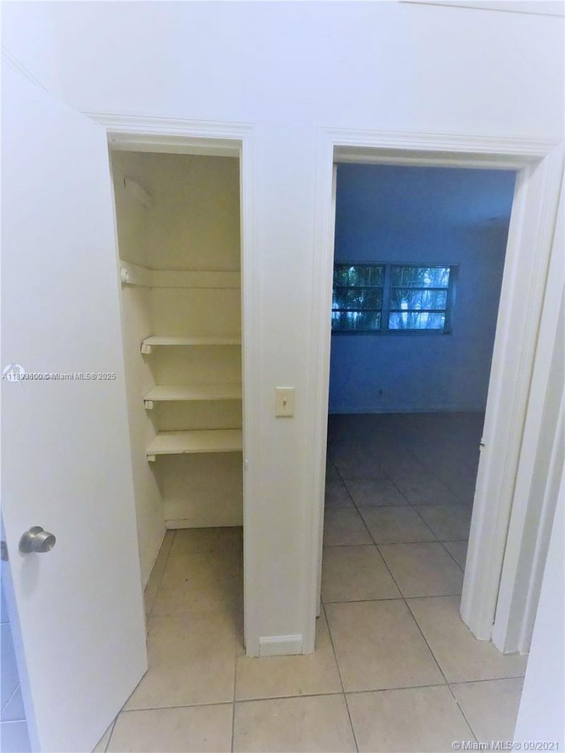 412 SW 10 St, Hallandale Beach, FL 33009 Photo