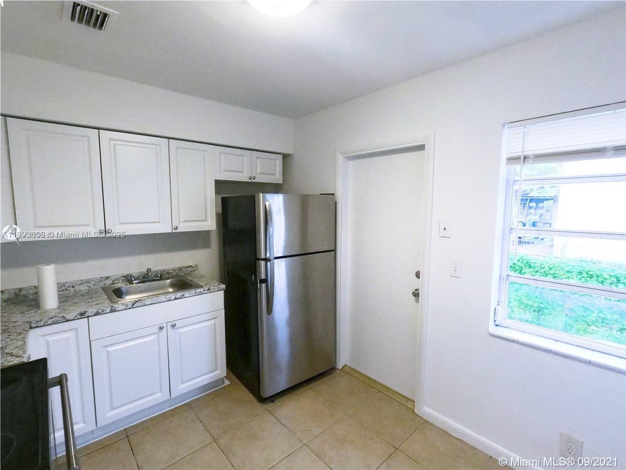 412 SW 10 St, Hallandale Beach, FL 33009 Photo