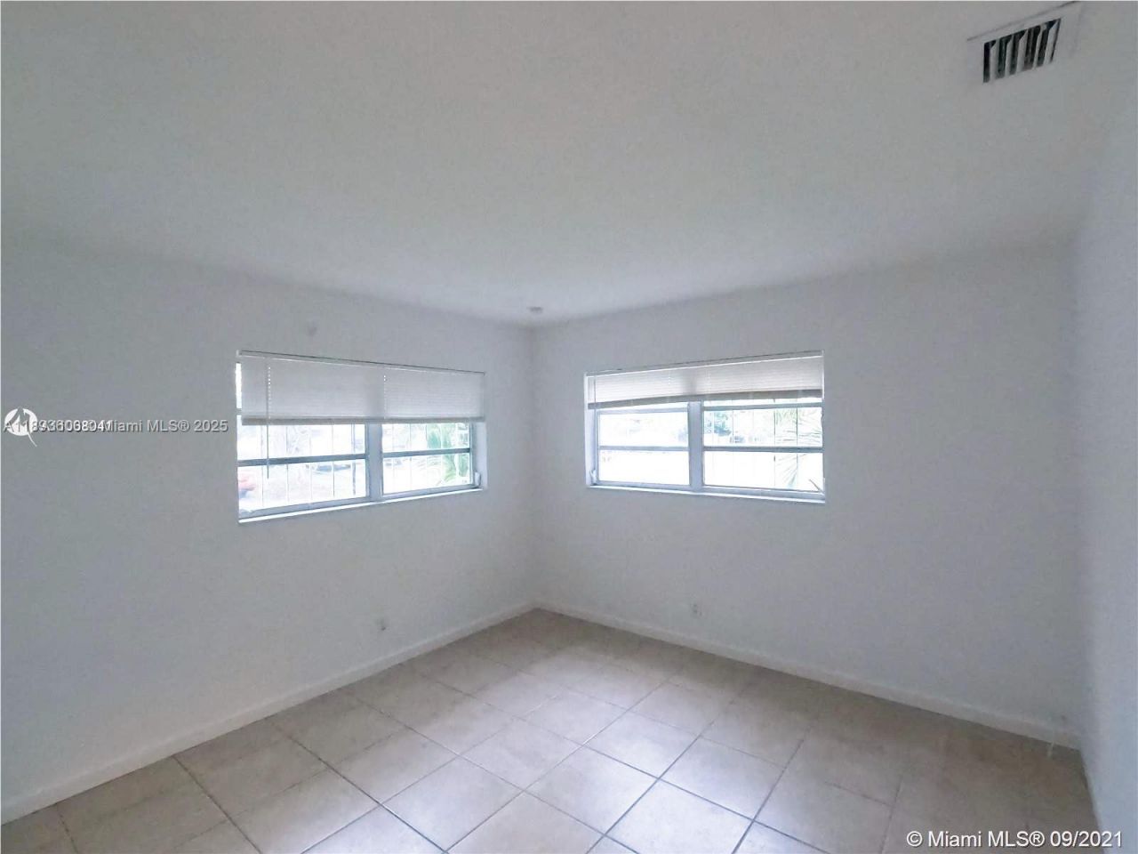 412 SW 10 St, Hallandale Beach, FL 33009 Photo