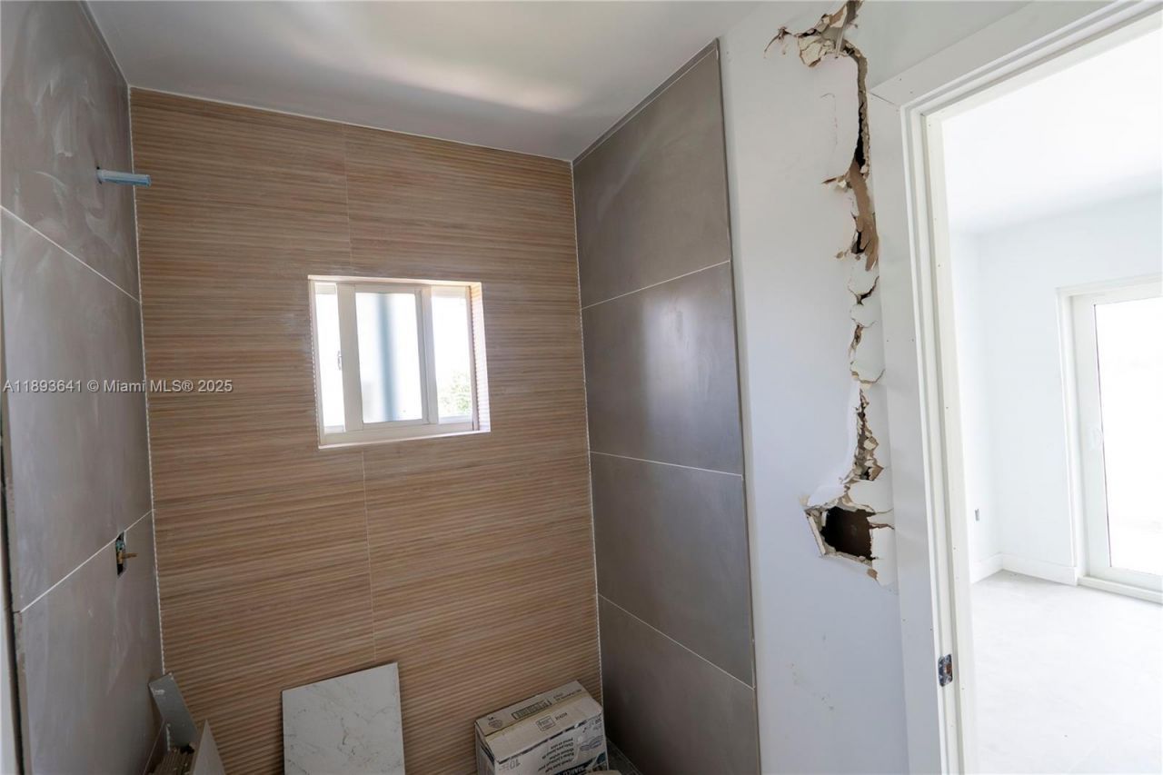 10290 SW 174th Ter, Miami, FL 33157 Photo