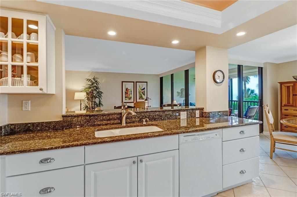 10475 Gulf Shore Dr, Unit 114, Naples, FL 34108 Photo