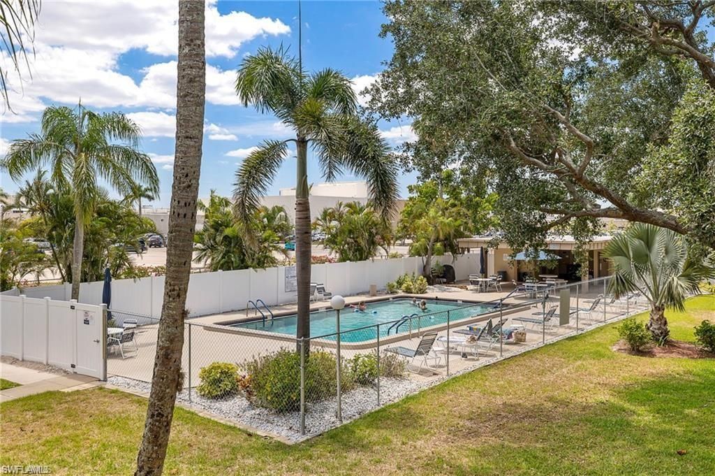 2244 Winkler Ave, Unit 213, Fort Myers, FL 33901 Photo