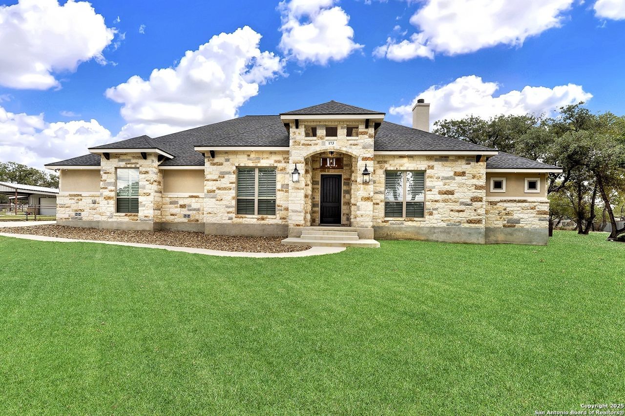 173 Hidden Pond, Adkins, TX 78101 Main Photo