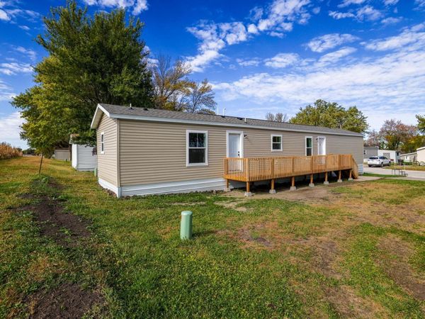 378 Hillcrest Circle, Clarks Grove, MN 56016