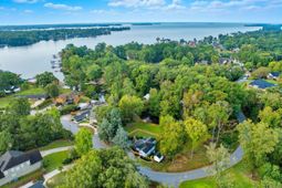 1008 Jones Road photo 4